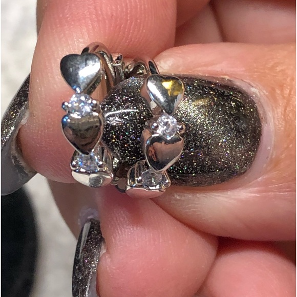 Small dainty hoop heart earrings/huggies-new, never worn - Picture 3 of 7